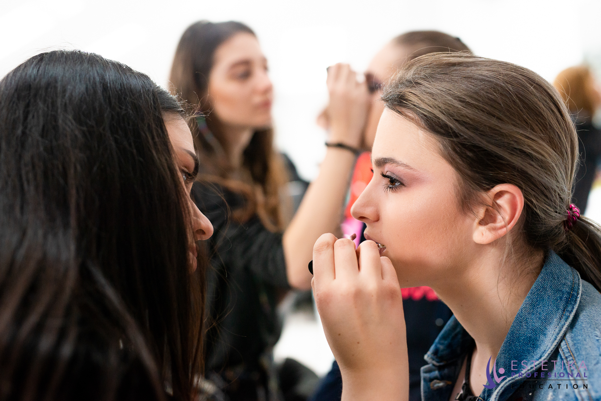 Curs Make-up (machiaj) – Cod COR 514205